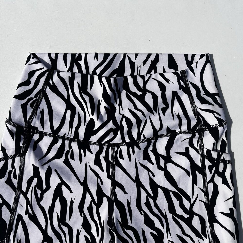 ZYIA ACTIVE SAFARI BLACK AND WHITE ZEBRA LEGGINGS SIZE 6-8 - Picture 5 of 9